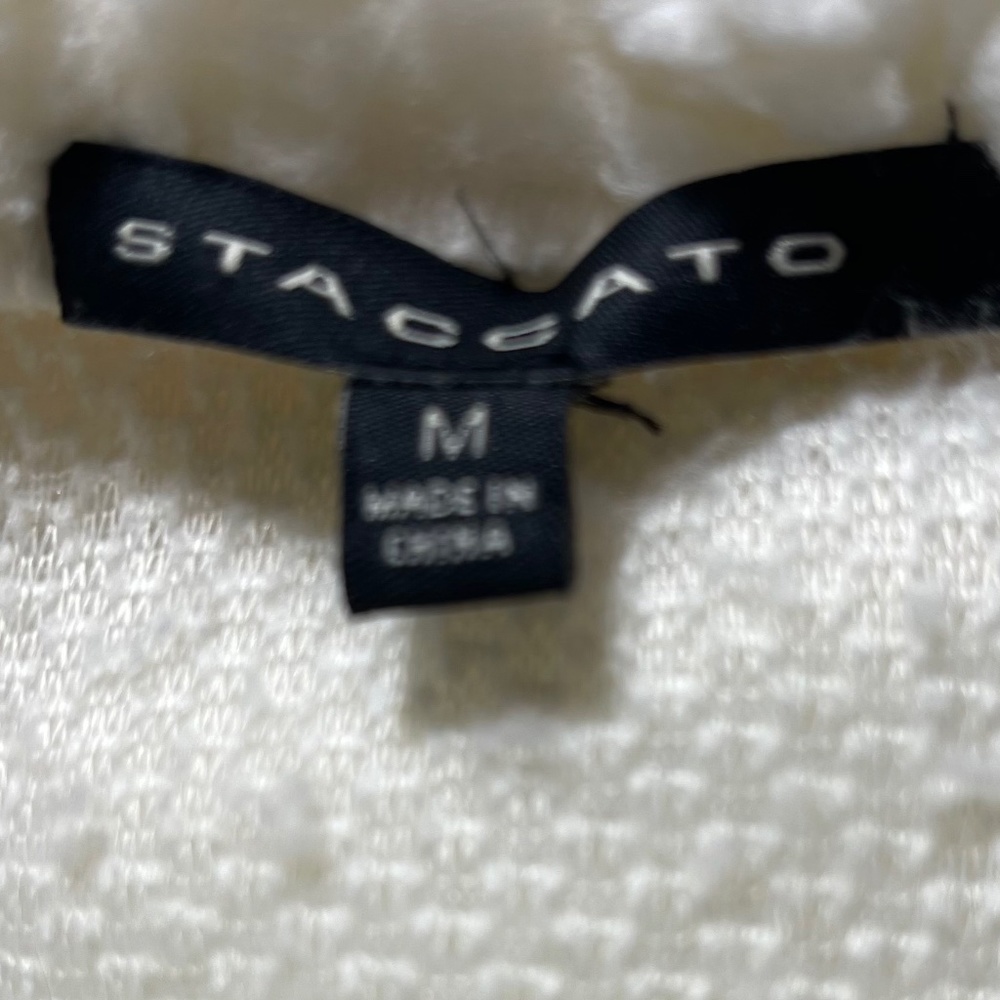 Women’s Soft Staccato Hooded Jacket. Fleece Cream Colored. Size Medium 2 pockets - Picture 5 of 8